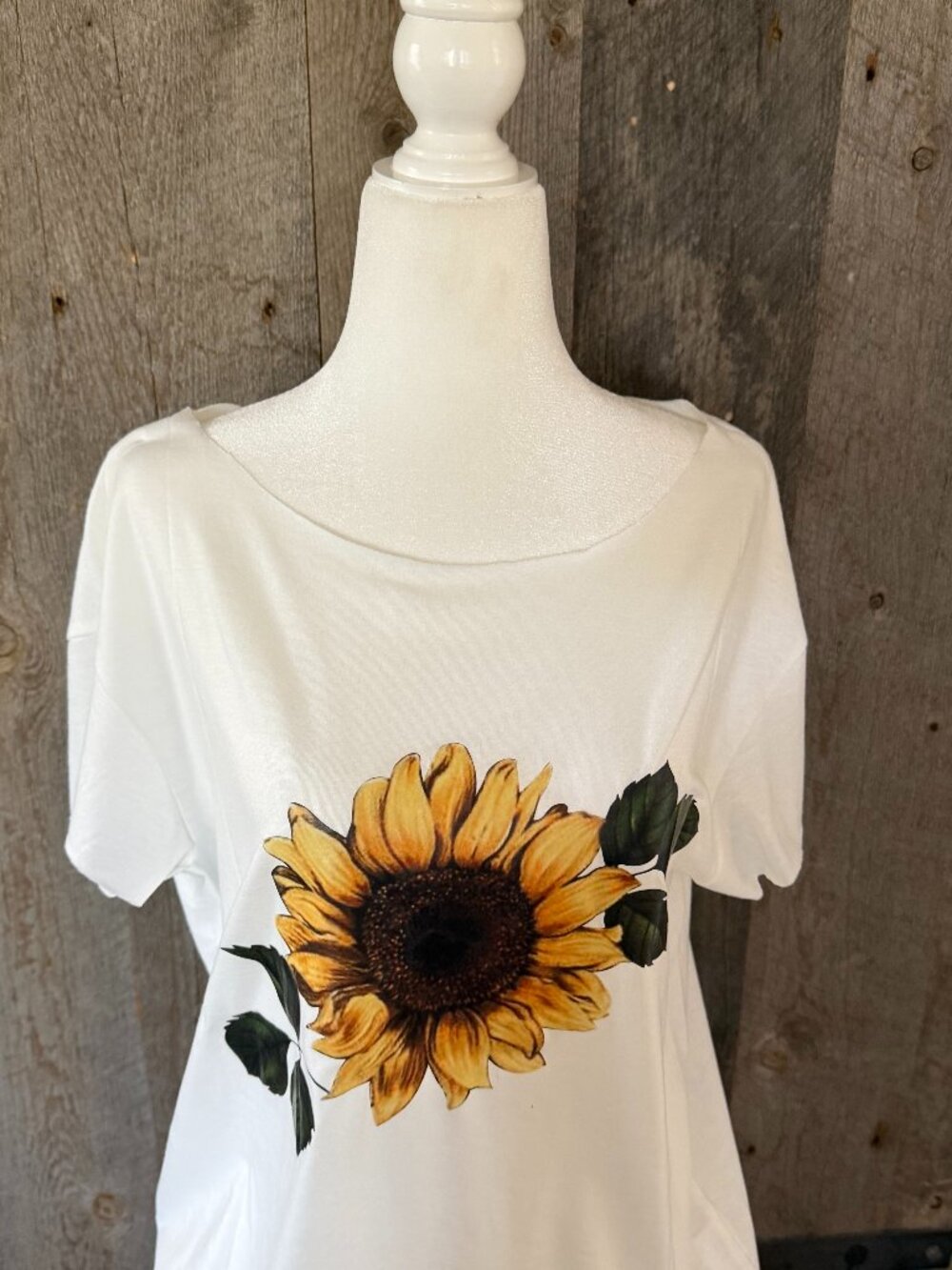 Nora Cora White Sunflower T-Shirt Size Small